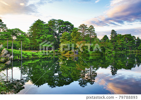 金澤市兼六園霞池和寶來島 金澤市兼六園霞池和寶來島 79788893