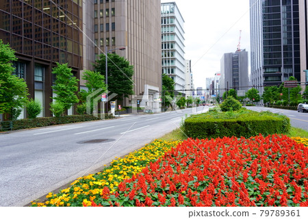 Cityscape near Uchisaiwaicho intersection (Hibiya-dori) / Chiyoda-ku, Tokyo 79789361