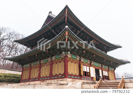 冬天的昌德宮殿仁政殿 79792232