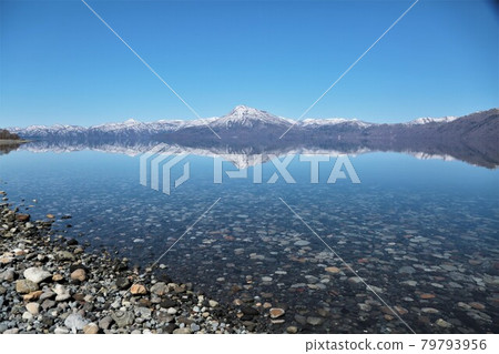 Lake Shikotsu and Mt. Eniwa (Chitose City, Hokkaido) Lake Shikotsu and Mt. Eniwa (Chitose City, Hokkaido) 79793956
