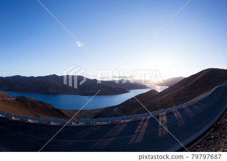 Yamdrok lake in tibet china 79797687