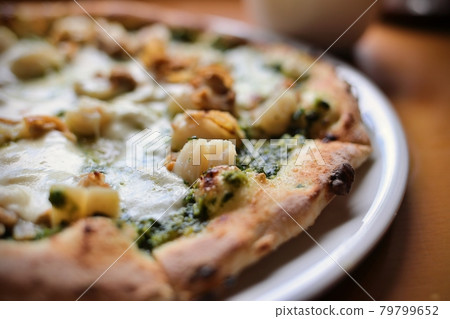 Scallop pizza to eat at scallop farm Scallop pizza to eat at scallop farm 79799652