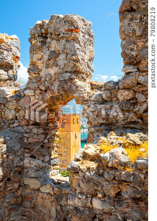Ancient Red Tower Kizil Kule in port of Alanya, Turkey Ancient Red Tower Kizil Kule in port of Alanya, Turkey 79808219