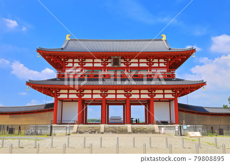 [Nara Prefecture] Heijokyo Suzakumon under sunny weather 79808895