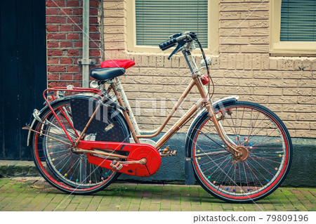 Old traditional Bicycles in Amsterdam 79809196