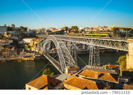 Dom Luiz bridge over river douro at porto in portugal at dusk 79811310