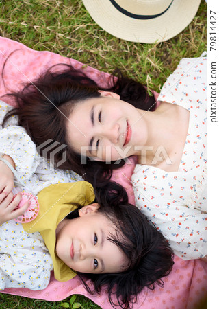 Parent and child lifestyle Parent and child lifestyle 79814427
