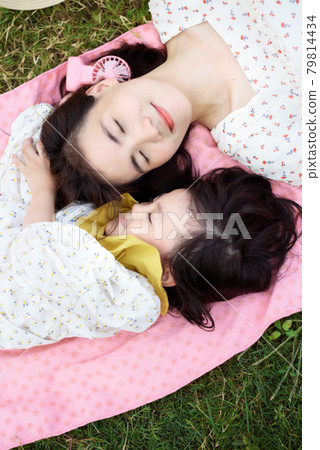 Parent and child lifestyle 79814434