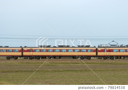 Hokuriku Main Line Mikawa-Kaga-Kasama JR West 485 series A05 formation (Kyoto) ⑤ Moha 485-90 mountain side 79814538