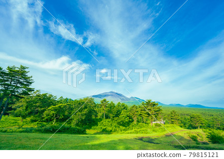輕井澤近郊 淺間山 大自然 晴朗的藍天 景觀素材 輕井澤近郊 淺間山 大自然 晴朗的藍天 景觀素材 79815121