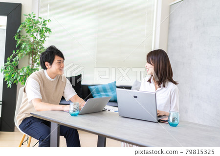 Office with a homely atmosphere Office with a homely atmosphere 79815325