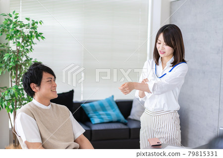 溫馨的辦公室 溫馨的辦公室 79815331