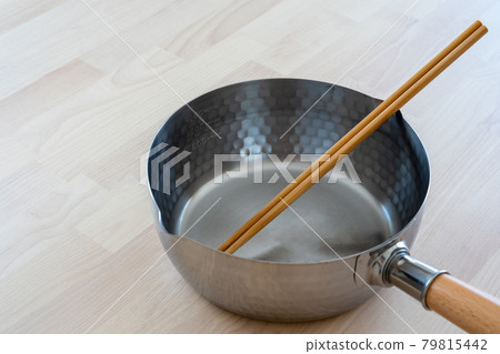 雪鍋和木筷 79815442