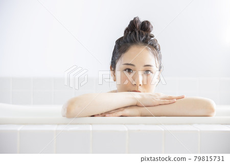 Female bath time Female bath time 79815731