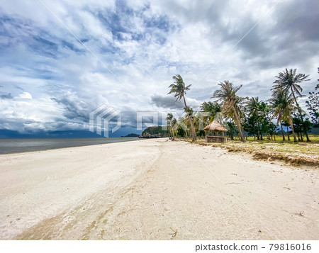 Sam Phraya beach in Sam Roi Yot national park in Prachuap Khiri Khan, Thailand 79816016