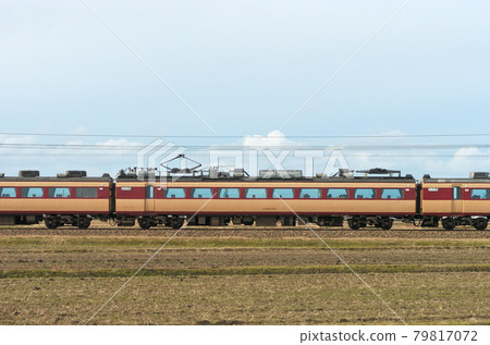 Hokuriku Main Line Mikawa-Kaga-Kasama JR West 485 series A06 formation (Kyoto) ⑧ Moha 484-292 mountain side 79817072
