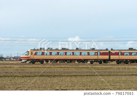 Hokuriku Main Line Mikawa-Kagakasa JR West Japan 485 series A06 formation (Kyoto) ① Kuro 481-2101 mountain side Hokuriku Main Line Mikawa-Kagakasa JR West Japan 485 series A06 formation (Kyoto) ① Kuro 481-2101 mountain side 79817081