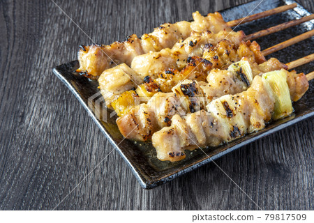 Yakitori (grilled with salt) 79817509
