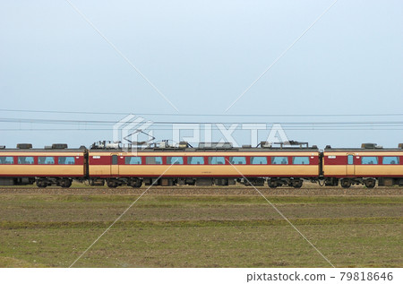 Hokuriku Main Line Mikawa-Kaga-Kasama JR West 485 series A05 formation (Kyoto) ⑧ Moha 488-211 Mountain side 79818646