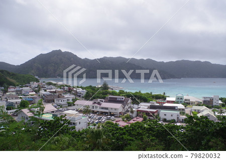 小笠原群島父島小笠原村從山上看 小笠原群島父島小笠原村從山上看 79820032