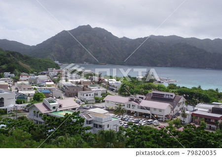 小笠原群島父島小笠原村從山上看 小笠原群島父島小笠原村從山上看 79820035