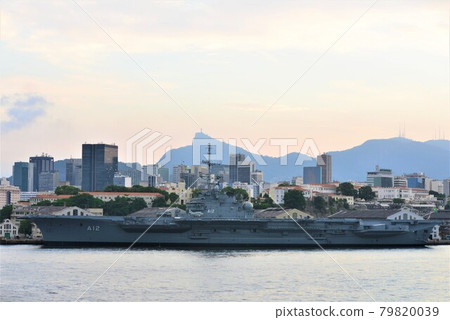 Rio de Janeiro, one of the world's three largest ports, aircraft carrier and Corcovado Hill Rio de Janeiro, one of the world's three largest ports, aircraft carrier and Corcovado Hill 79820039