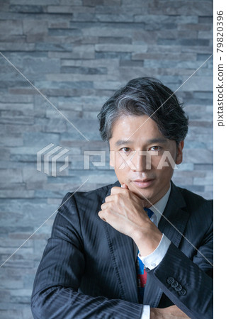 一個中年男子的肖像 79820396