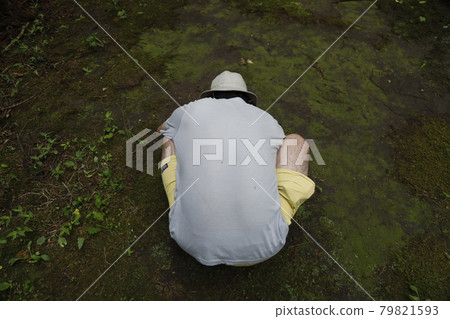 Moss moss collection summer vacation men crouching Moss Summer Vacation Moss moss collection summer vacation men crouching Moss Summer Vacation 79821593