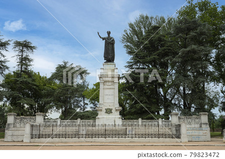 The statue of Virgilio in Mantua, Italy 79823472