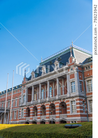 [The front entrance of the Ministry of Justice for the New Year when there are no people] 79823942