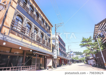 Tsukioka溫泉鎮在夏天 79830624