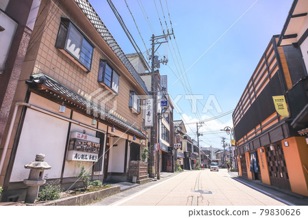 Tsukioka溫泉鎮在夏天 79830626