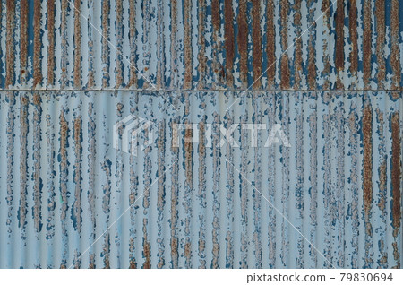 Rusted and peeled galvanized iron plate 79830694
