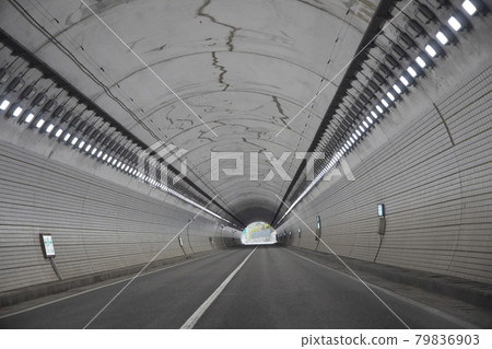 直隧道 直隧道 79836903