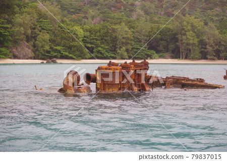 The battlefield that remains in the Ogasawara Islands: The cargo ship Hamae Maru that sank on the Sakaiura coast of Chichijima The battlefield that remains in the Ogasawara Islands: The cargo ship Hamae Maru that sank on the Sakaiura coast of Chichijima 79837015
