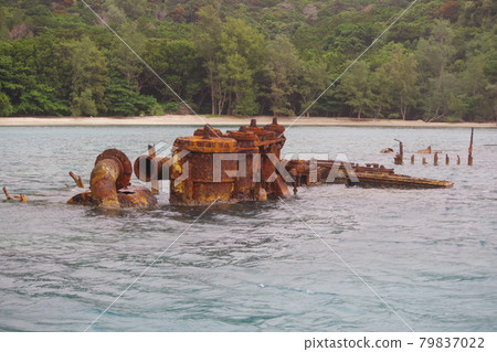 The battlefield that remains in the Ogasawara Islands: The cargo ship Hamae Maru that sank on the Sakaiura coast of Chichijima The battlefield that remains in the Ogasawara Islands: The cargo ship Hamae Maru that sank on the Sakaiura coast of Chichijima 79837022