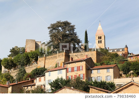 View of the village Chatillon d'Azergues in Beaujolais, France View of the village Chatillon d'Azergues in Beaujolais, France 79838460