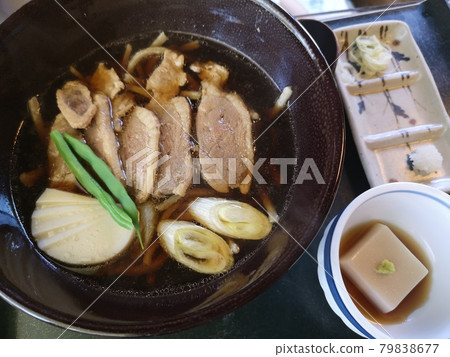 蕎麥麵店的加茂南蠻蕎麥麵 79838677