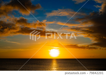 Sunset and horizon sea Sunset and horizon sea 79842201