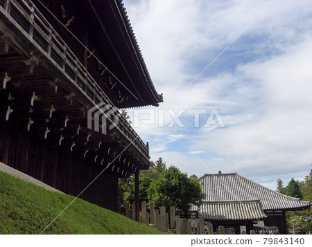 東大寺二月堂從下面仰望 79843140