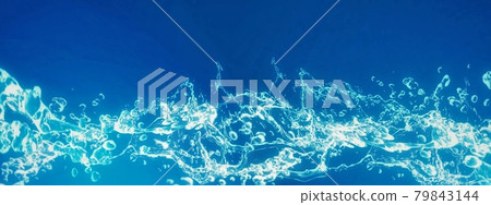 藍色波浪和飛濺的插圖 藍色波浪和飛濺的插圖 79843144