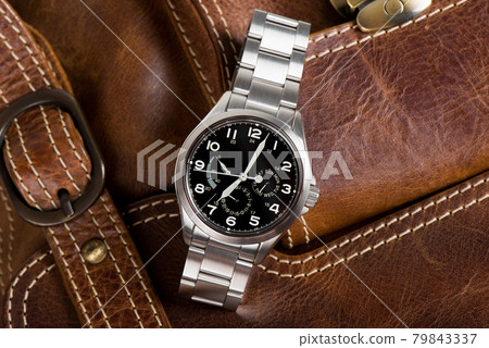 Automatic watch 79843337
