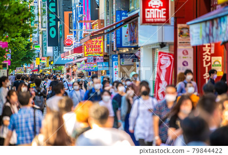 Under the fourth declaration of the Tokyo cityscape of Japan. 1410 shocking people. Money worship Olympics "madness", Akihabara's big explosion of people = July 17 Under the fourth declaration of the Tokyo cityscape of Japan. 1410 shocking people. Money worship Olympics "madness", Akihabara's big explosion of people = July 17 79844422