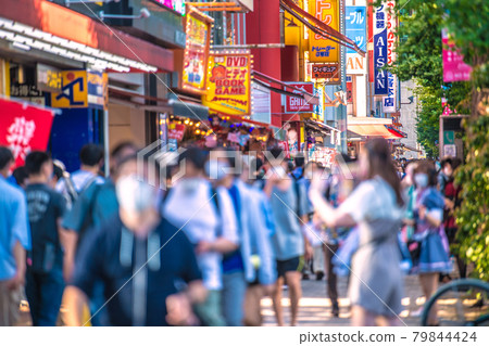 Under the fourth declaration of the Tokyo cityscape of Japan. 1410 shocking people. Money worship Olympics "madness", Akihabara's big explosion of people = July 17 79844424