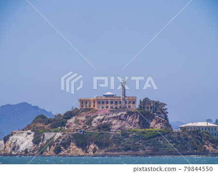 Sunny view of the Alcatraz Island and San Francisco Bay Sunny view of the Alcatraz Island and San Francisco Bay 79844550