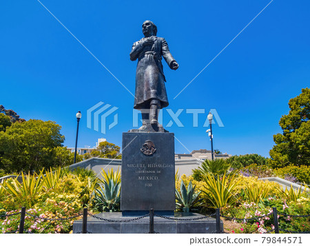 Sunny view of the Miguel Hidalgo statue in the Mission Dolores Park 79844571