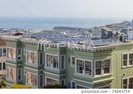 Sunny high angle view of some residence building 79844754