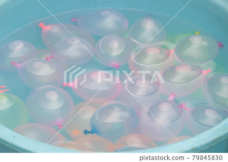 water baloon 79845830