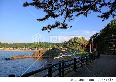 Hakusan Island Hakusan Island 79865517