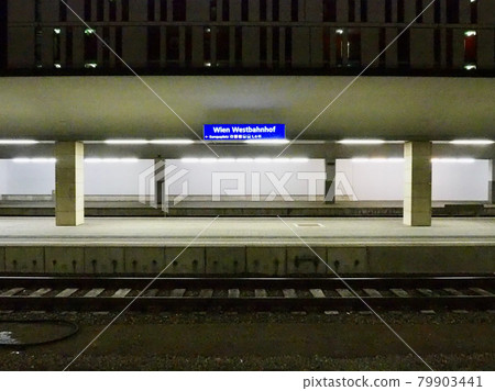 Wien Westbahnhof 站台,奧地利 Wien Westbahnhof 站台,奧地利 79903441